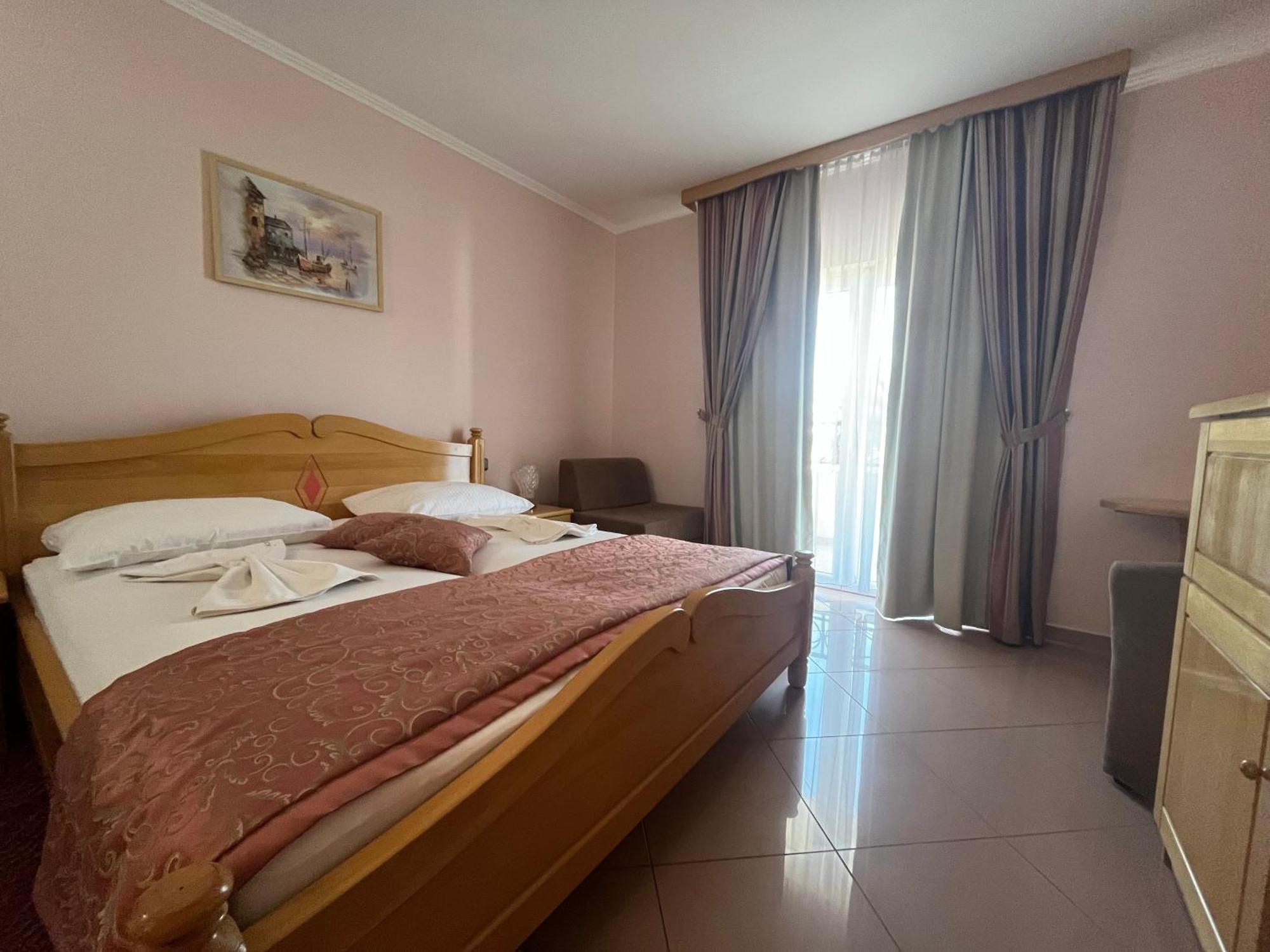Hotel Miramare Vodice Exterior foto