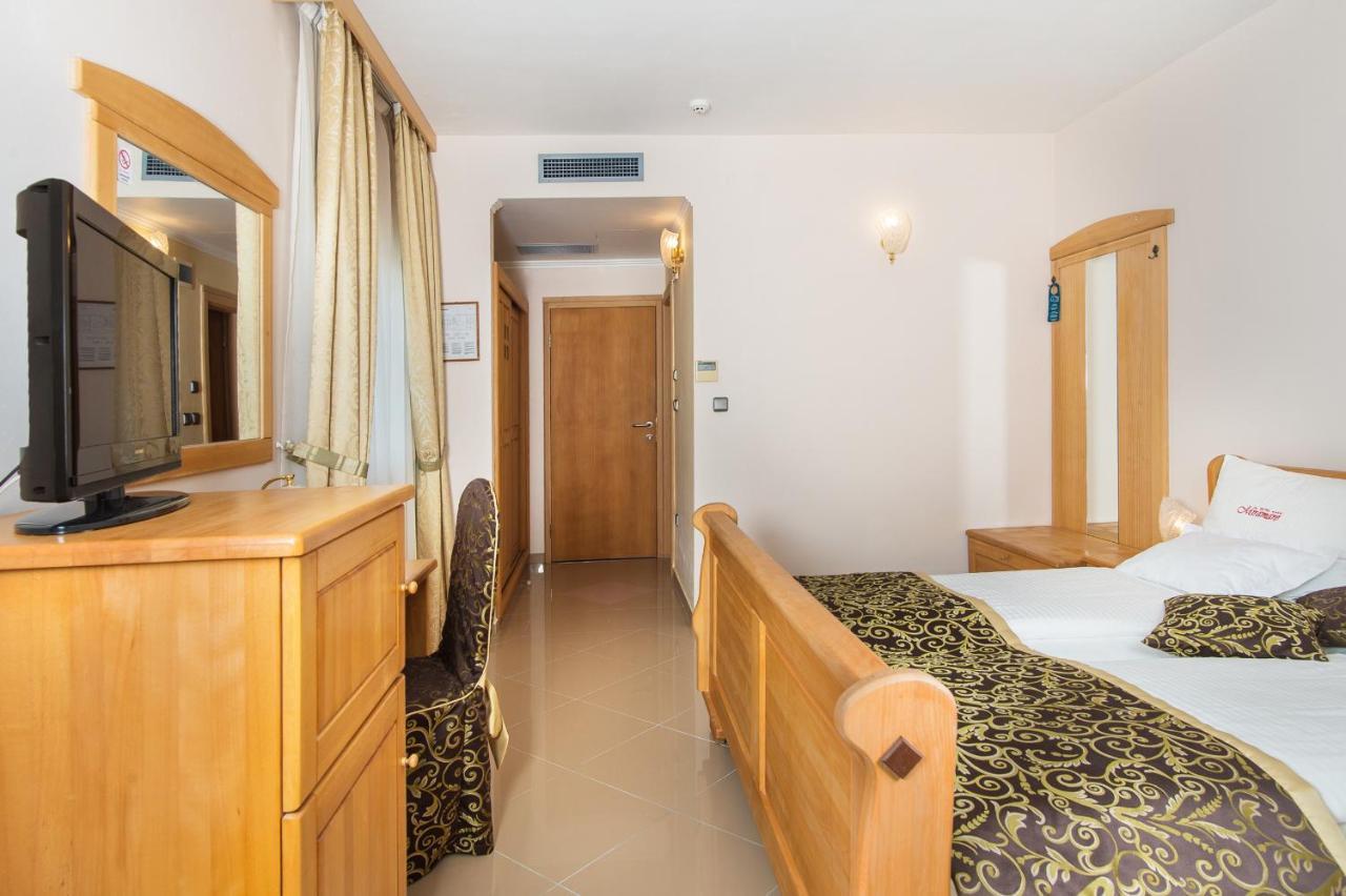 Hotel Miramare Vodice Exterior foto